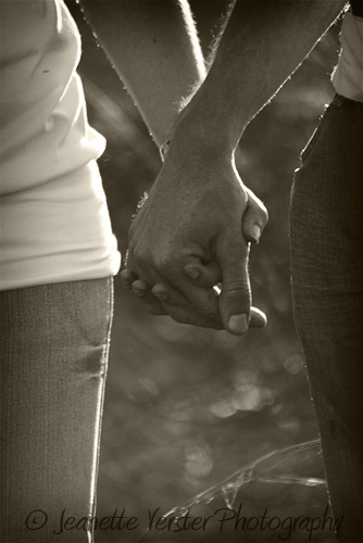 holding hands love photography